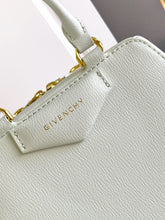 Load image into Gallery viewer, Antigona Cube