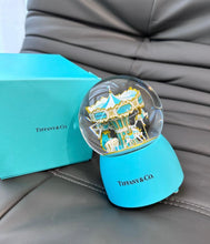 Load image into Gallery viewer, Snow Globe