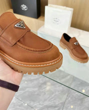 Load image into Gallery viewer, Leather Loafers