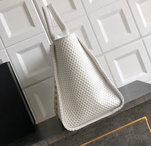 Load image into Gallery viewer, Deauville Tote