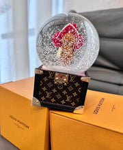 Load image into Gallery viewer, Snow Globe