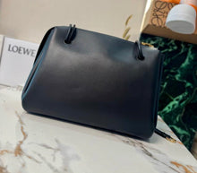 Load image into Gallery viewer, Madrid Large