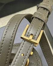 Load image into Gallery viewer, Mini Gabby