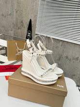 Load image into Gallery viewer, Stud Wedges