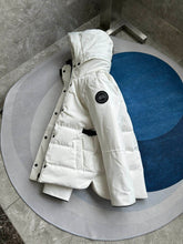 Load image into Gallery viewer, Lyndale Parka