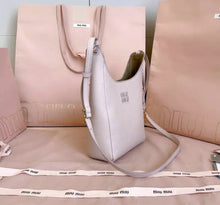 Load image into Gallery viewer, Leather Bucket Bag