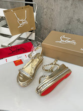 Load image into Gallery viewer, Stud Wedges