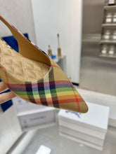 Load image into Gallery viewer, Check Slingback Pumps