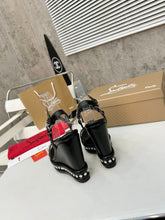 Load image into Gallery viewer, Stud Wedges