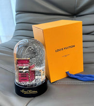 Load image into Gallery viewer, Snow Globe