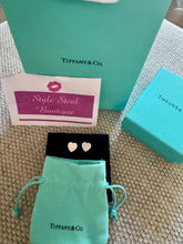 Load image into Gallery viewer, Heart Earrings