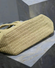 Load image into Gallery viewer, Raffia Tote