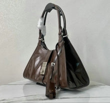 Load image into Gallery viewer, Medium Leather Tote