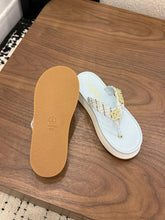 Load image into Gallery viewer, CC Sandals