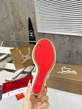 Load image into Gallery viewer, Stud Wedges