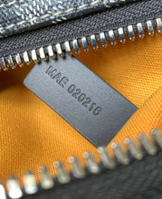 Load image into Gallery viewer, Toiletry Bag