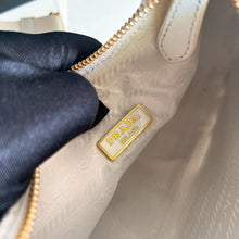 Load image into Gallery viewer, Re Edition Pochette