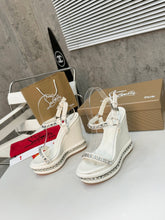 Load image into Gallery viewer, Stud Wedges