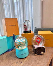 Load image into Gallery viewer, Snow Globe