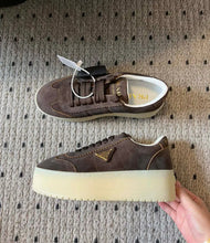 Load image into Gallery viewer, Platform Trainers