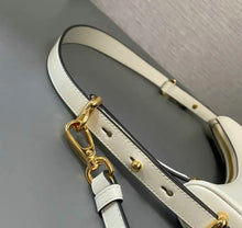 Load image into Gallery viewer, Arque Leather Shoulder Bag