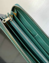 Load image into Gallery viewer, Zippy Wallet