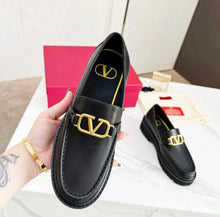 Load image into Gallery viewer, V Logo Loafers
