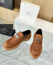 Load image into Gallery viewer, Leather Loafers