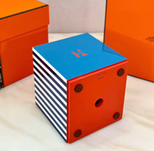 Load image into Gallery viewer, Box