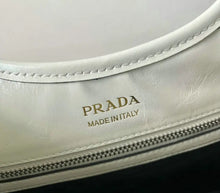 Load image into Gallery viewer, Medium Leather Tote