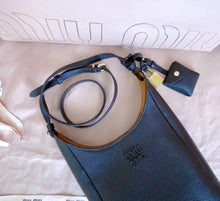 Load image into Gallery viewer, Leather Bucket Bag