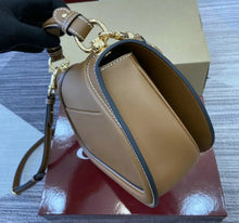 Load image into Gallery viewer, Blondie Top Handle