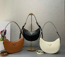 Load image into Gallery viewer, Arque Leather Shoulder Bag