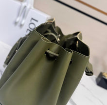 Load image into Gallery viewer, Madrid Large