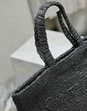 Load image into Gallery viewer, Raffia Tote