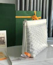 Load image into Gallery viewer, Conti Pouch