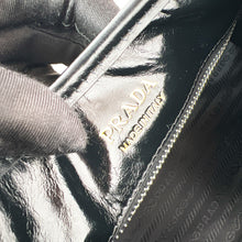 Load image into Gallery viewer, Medium Leather Tote