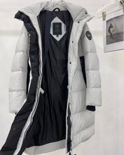 Load image into Gallery viewer, Byward Parka Black Label
