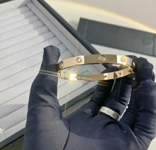 Load image into Gallery viewer, Love Bracelet