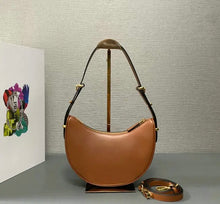 Load image into Gallery viewer, Arque Leather Shoulder Bag