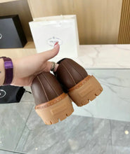 Load image into Gallery viewer, Leather Loafers