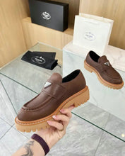 Load image into Gallery viewer, Leather Loafers