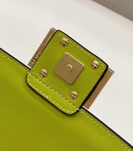 Load image into Gallery viewer, Baguette Mini