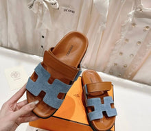 Load image into Gallery viewer, Chypre Canvas Sandals
