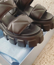 Load image into Gallery viewer, Padded Leather Sandals

