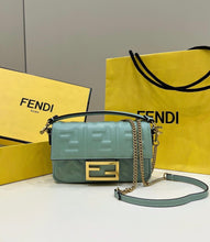 Load image into Gallery viewer, Baguette Mini