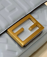 Load image into Gallery viewer, Baguette Mini