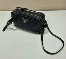 Load image into Gallery viewer, Medium Leather Bag