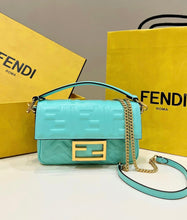 Load image into Gallery viewer, Baguette Mini