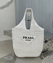 Load image into Gallery viewer, Crochet Tote
